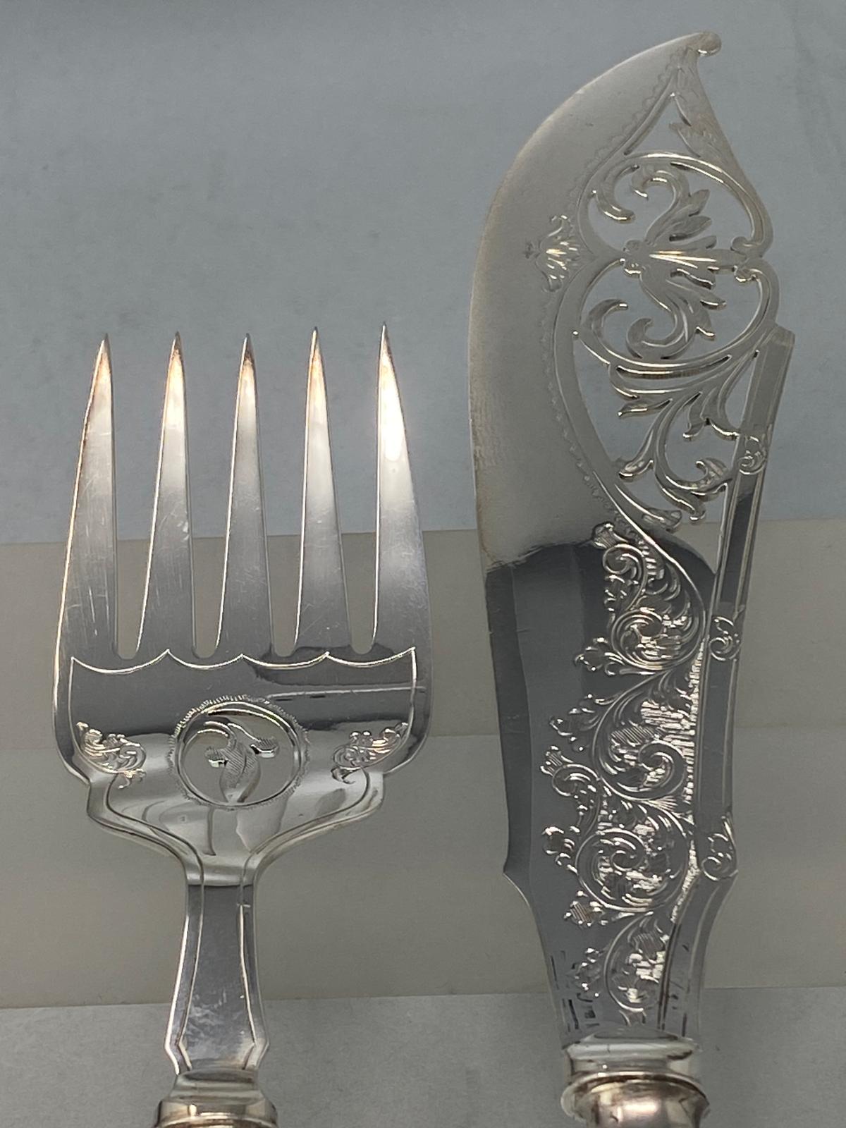 Pair of Antique Victorian Silver Plated Fish Servers in case (new)