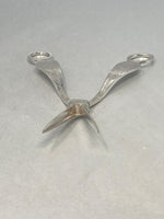 Load image into Gallery viewer, Antique Silver Plated Grape Scissors
