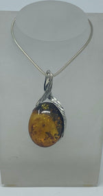 Load image into Gallery viewer, Silver and Amber Necklace
