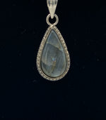Load image into Gallery viewer, Silver and Labradorite Necklace

