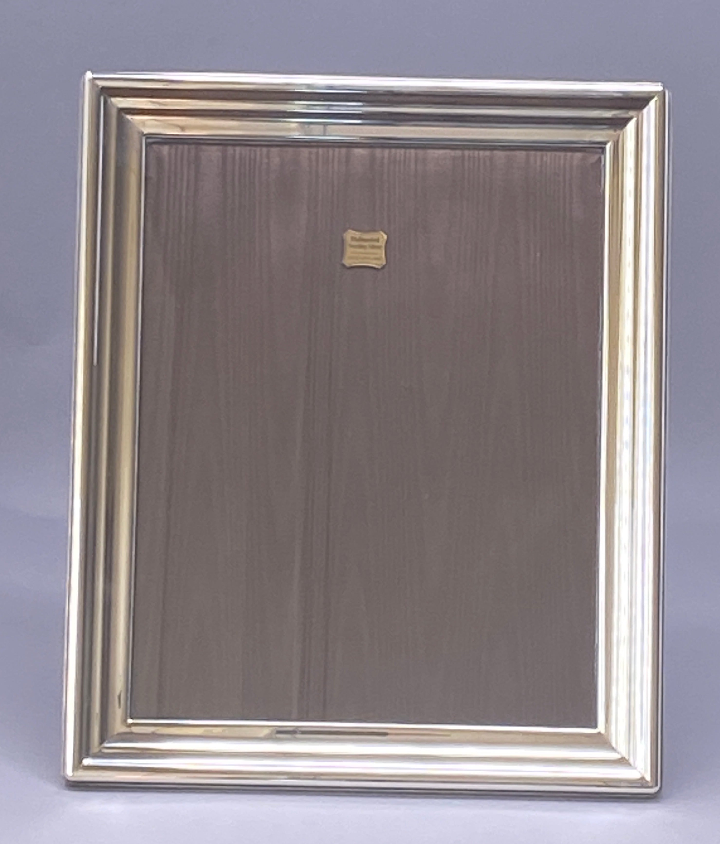 Silver Ribbed Photo Frame  J-65-10-8