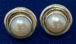 Load image into Gallery viewer, Silver and Freshwater Pearl Stud Earrings
