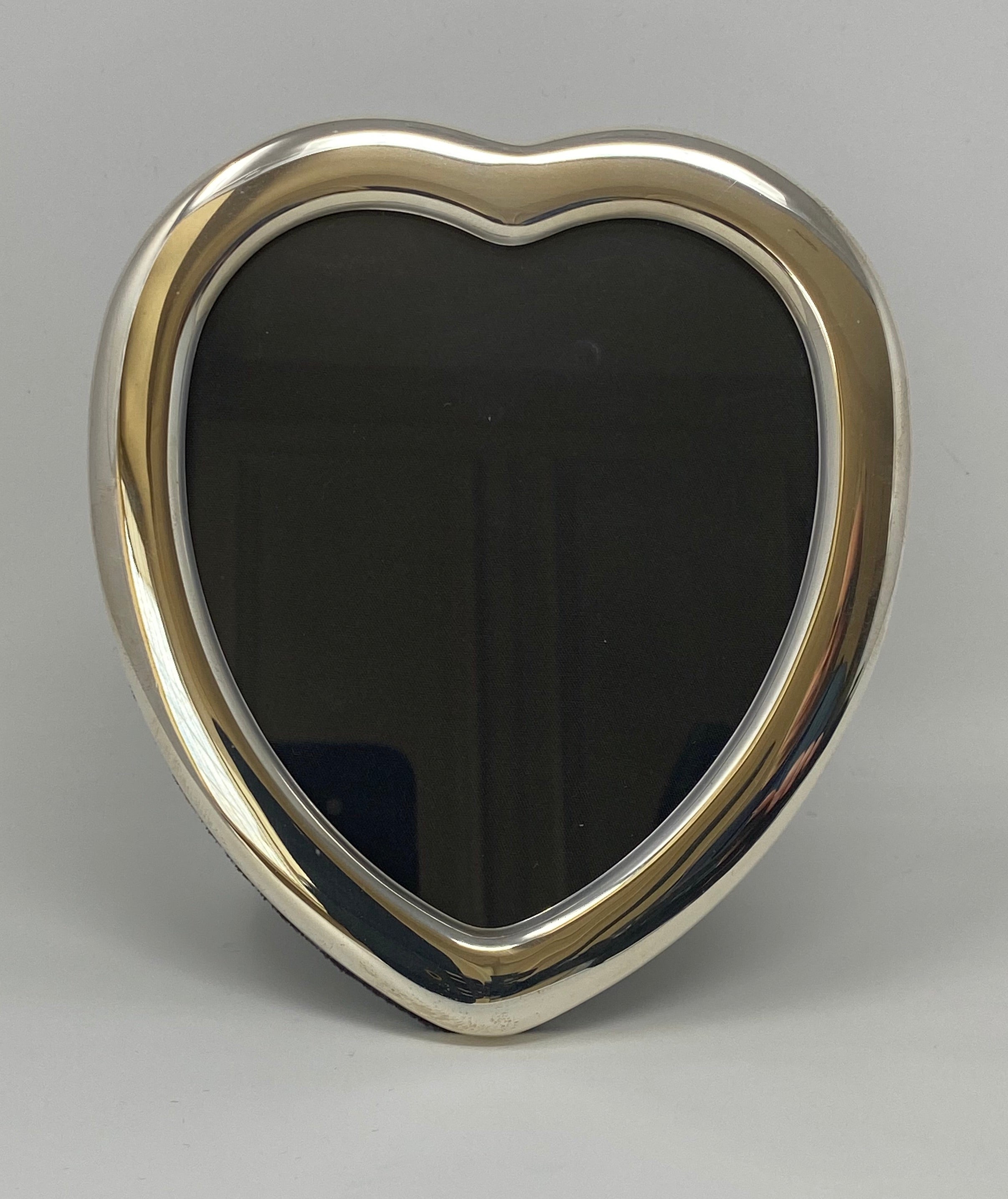 Silver Heart Photo Frame - made by Carrs of Sheffield