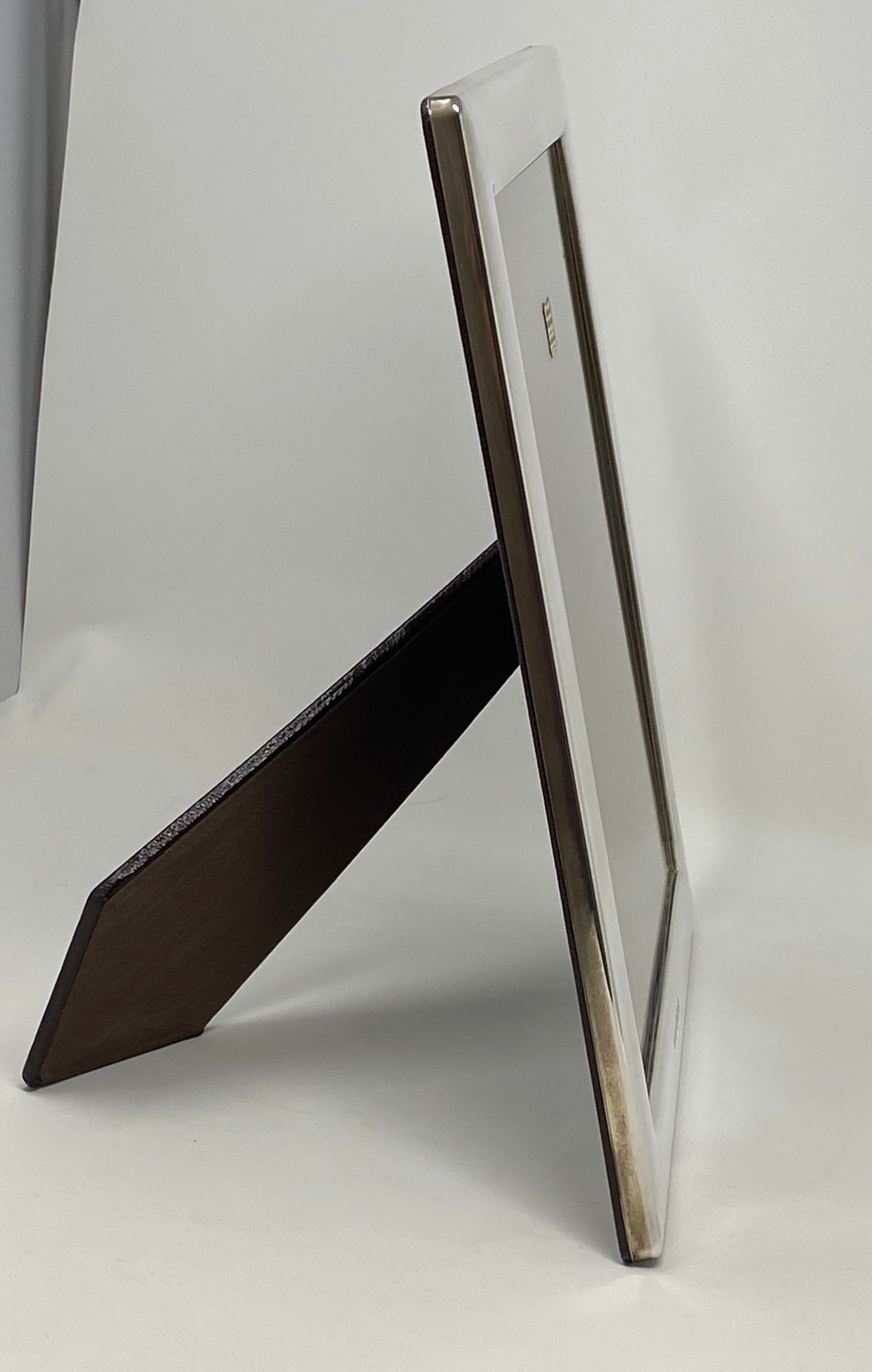 Silver Photo Frame. J60-10-8-l-F/h