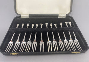 Silver Horse Shoe Pastry/Fruit Forks