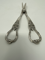 Load image into Gallery viewer, Antique Pierced Silver Plated Grape Scissors
