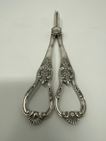 Load image into Gallery viewer, Antique Pierced Silver Plated Grape Scissors
